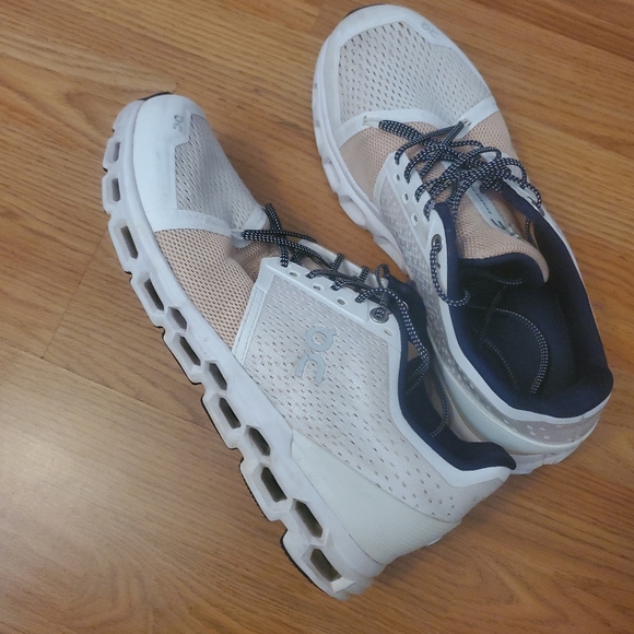 On Running Shoes - On Cloud Cloudstratus Helion Running Shoes Women Size 9.5